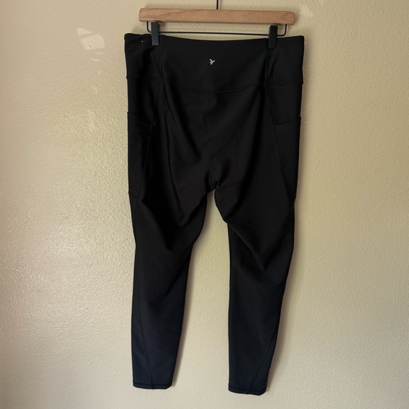 ❇️Old Navy Black High-Rise Go-Dry Leggings 2 for $22❇️ - Picture 7 of 7